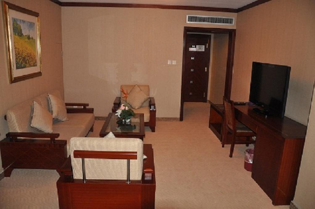Hotel New East 4*