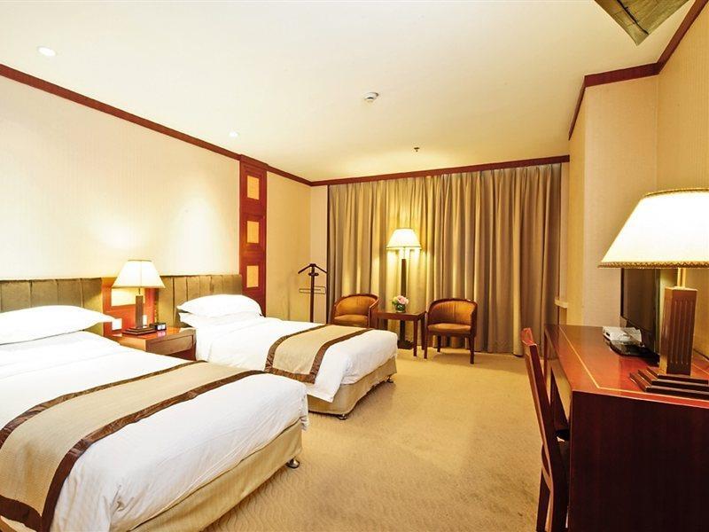 Hotel New East 4*